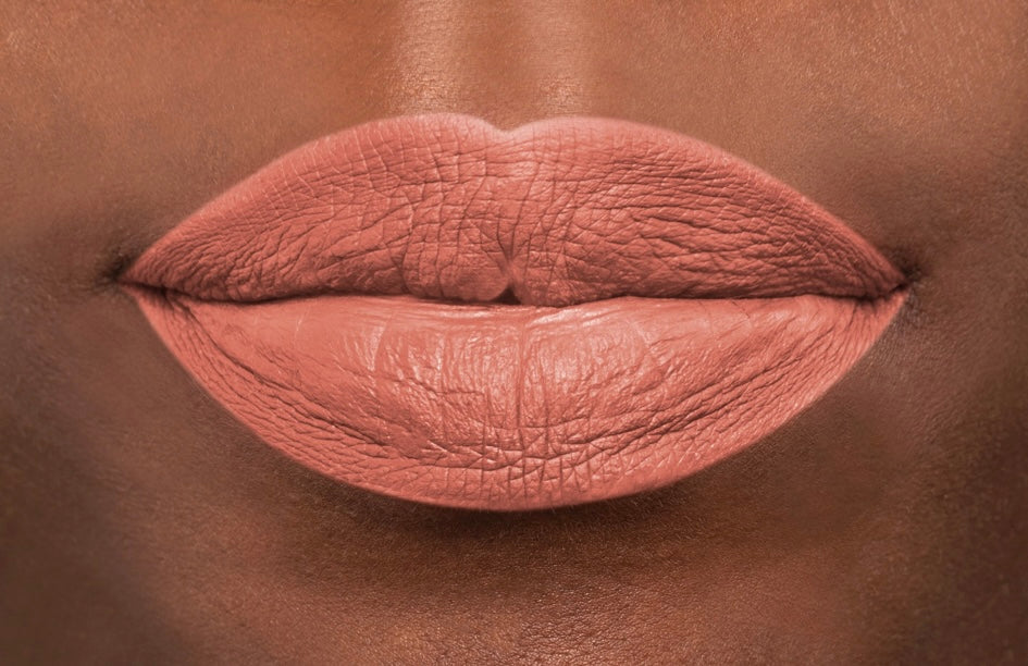 Liquid Matte Lipstick-Pose